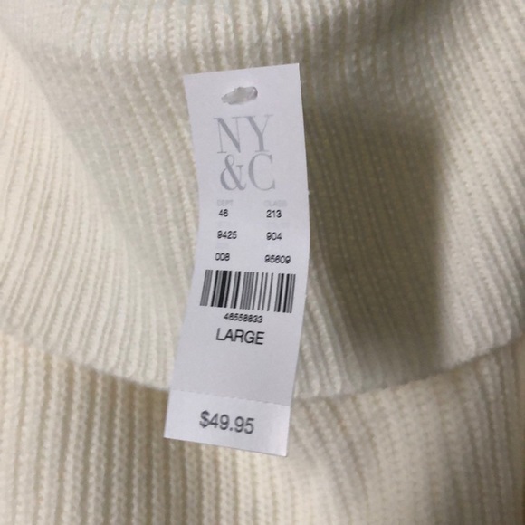 Beautiful Off shoulder Knit Blouse 💖 NY&C - Picture 3 of 4